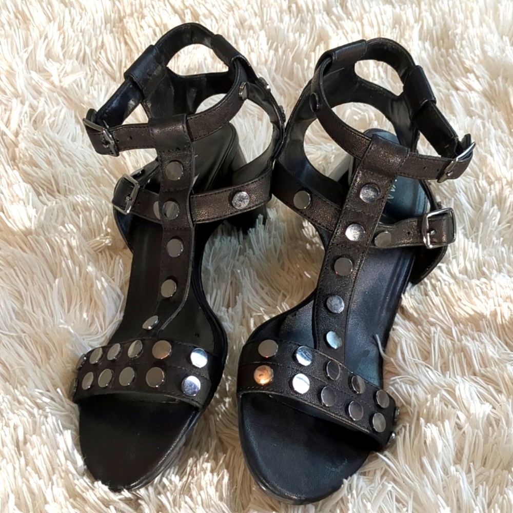 Vaneli Black Leather Gun Metal studded Sandal S. 9